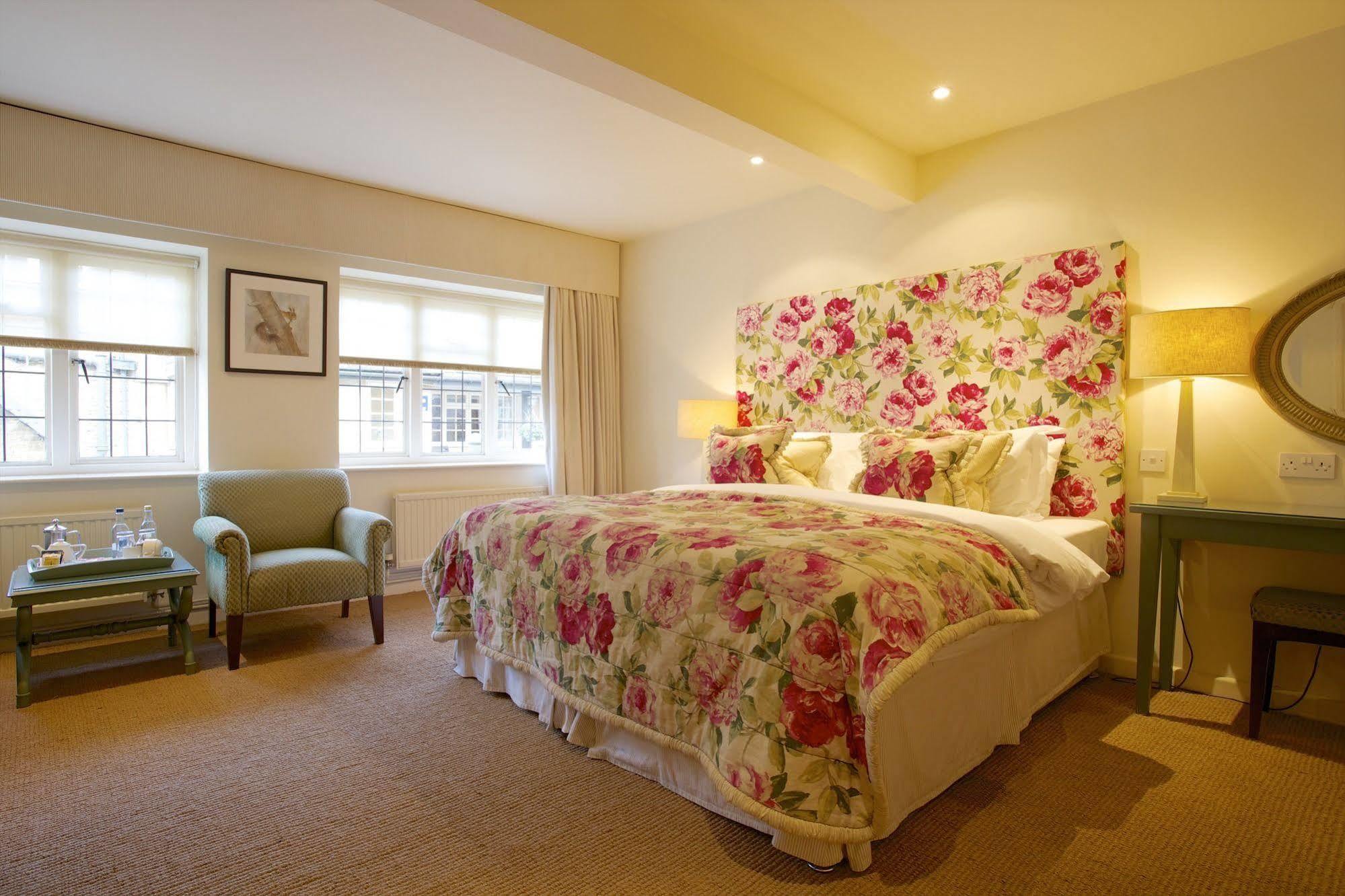 The Hare & Hounds Hotel Tetbury Exterior foto